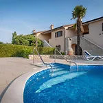 Ferienhaus House Ruzmarin *