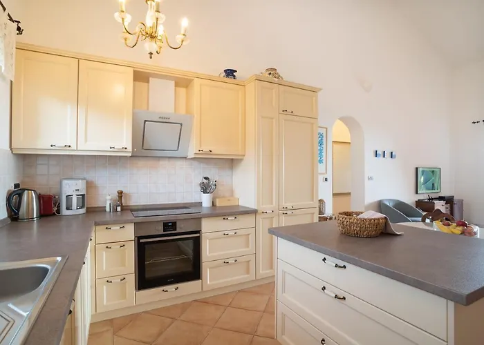 House Ruzmarin * Kaštelir