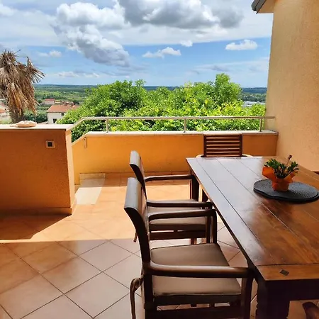 House Ruzmarin Holiday home Kastelir