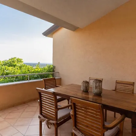 Holiday home House Ruzmarin *