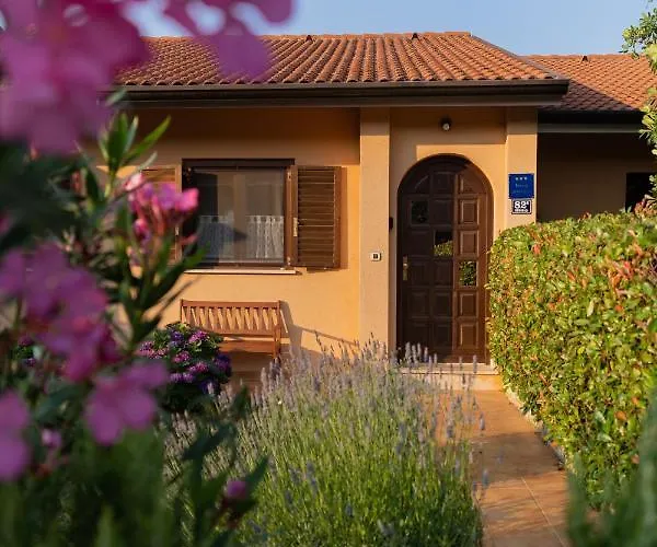 House Ruzmarin Nyaraló
