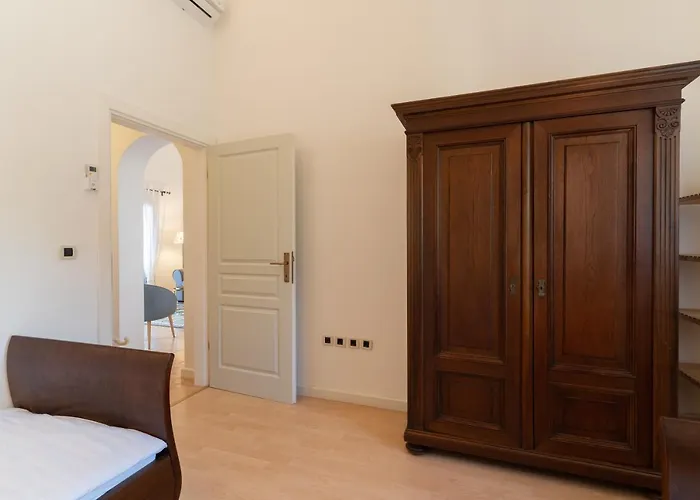 Feriehus House Ruzmarin