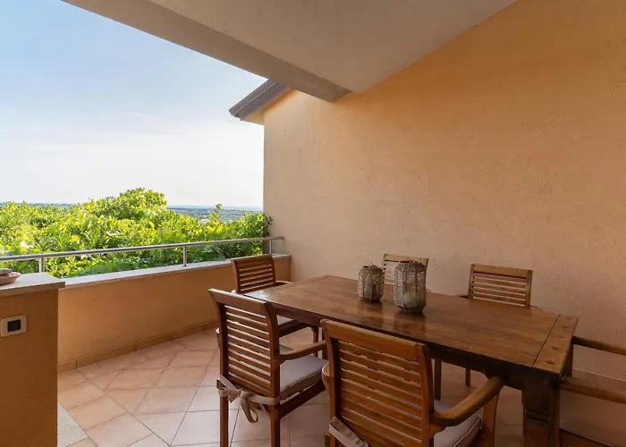 Feriehus House Ruzmarin *